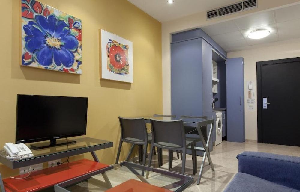Apartamentos Vertice Sevilla Aljarafe Bormujos Eksteriør billede
