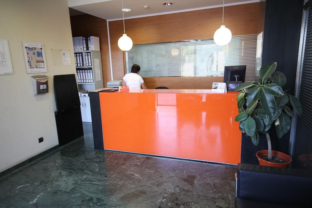 Apartamentos Vertice Sevilla Aljarafe Bormujos Eksteriør billede
