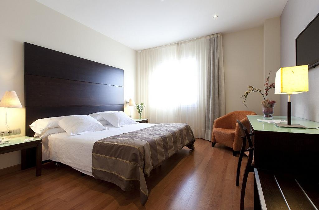 Apartamentos Vertice Sevilla Aljarafe Bormujos Eksteriør billede