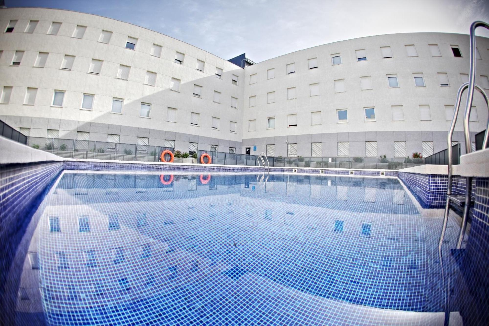 Apartamentos Vertice Sevilla Aljarafe Bormujos Eksteriør billede