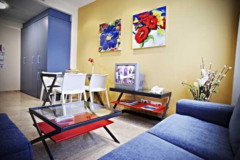 Apartamentos Vertice Sevilla Aljarafe Bormujos Værelse billede